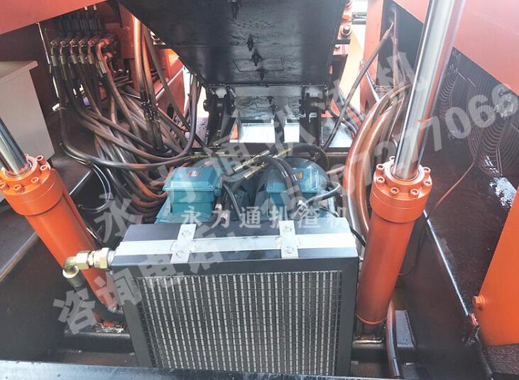 12扒渣機.jpg 12扒渣機.jpg